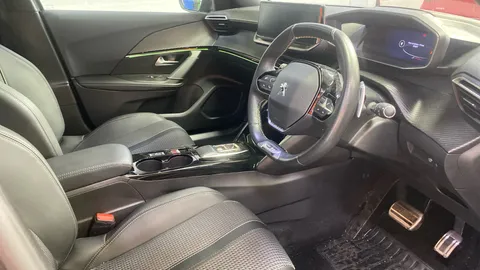 PEUGEOT 2008 1.2 PureTech 130 GT EAT8