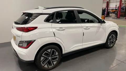 HYUNDAI KONA 150kW Ultimate 64kWh Auto