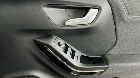 FORD PUMA 1.0 EcoBoost Hybrid mHEV Titanium DCT