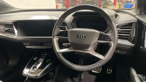 AUDI Q4 150kW 40 82kWh S Line Auto