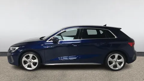 AUDI A3 30 TFSI S Line S Tronic [Comfort+Sound]