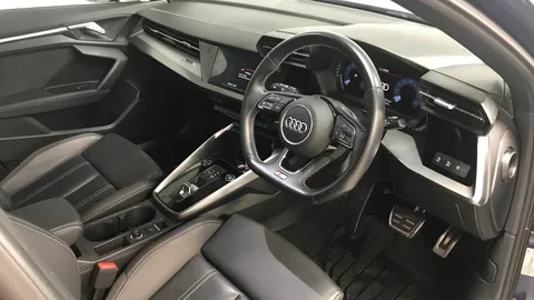 AUDI A3 30 TFSI S Line S Tronic [Comfort+Sound]