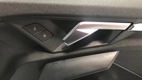 AUDI A3 30 TFSI S Line S Tronic [Comfort+Sound]