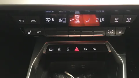 AUDI A3 30 TFSI S Line S Tronic [Comfort+Sound]