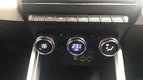 RENAULT CLIO 1.6 E-TECH full hybrid 145 Techno Auto