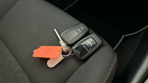 TOYOTA COROLLA 1.8 VVT-i Hybrid Icon Tech CVT