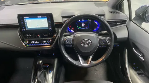 TOYOTA COROLLA 1.8 VVT-i Hybrid Icon Tech CVT