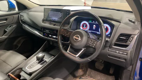 NISSAN QASHQAI 1.3 DiG-T MH 158 N-Connecta Xtronic