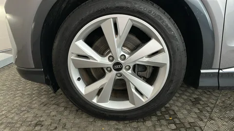 AUDI Q4 150kW 40 82kWh S Line Auto