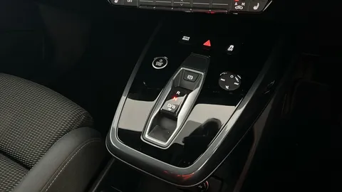 AUDI Q4 150kW 40 82kWh S Line Auto