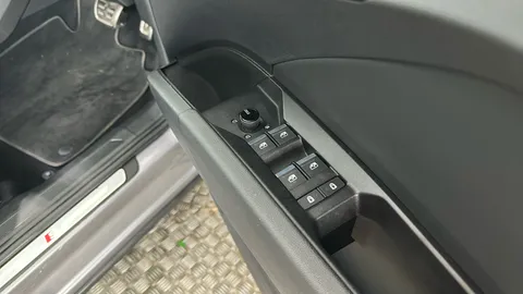 AUDI Q4 150kW 40 82kWh S Line Auto