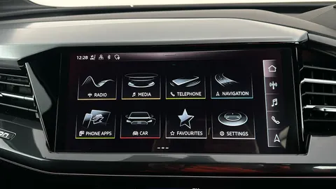 AUDI Q4 150kW 40 82kWh S Line Auto