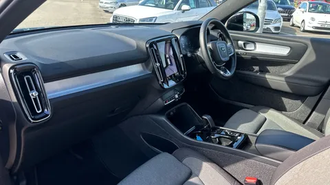 VOLVO XC40 1.5 T4 Recharge PHEV Plus Dark Auto