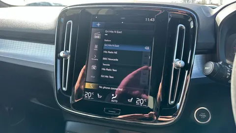 VOLVO XC40 1.5 T4 Recharge PHEV Plus Dark Auto