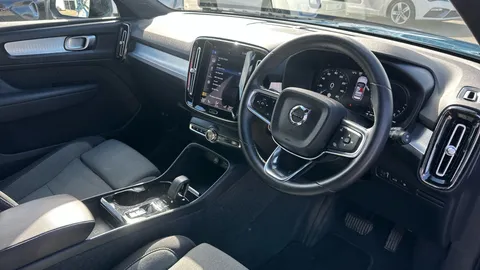 VOLVO XC40 1.5 T4 Recharge PHEV Plus Dark Auto