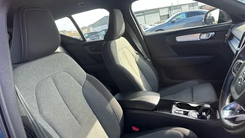 VOLVO XC40 1.5 T4 Recharge PHEV Plus Dark Auto