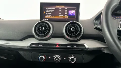 AUDI Q2 35 TFSI Sport S Tronic