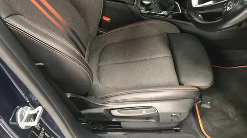 BMW 1 Series 118i [136] Sport