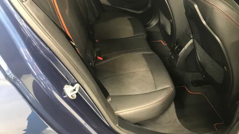 BMW 1 Series 118i [136] Sport