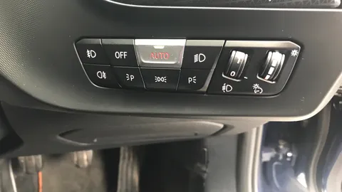 BMW 1 Series 118i [136] Sport