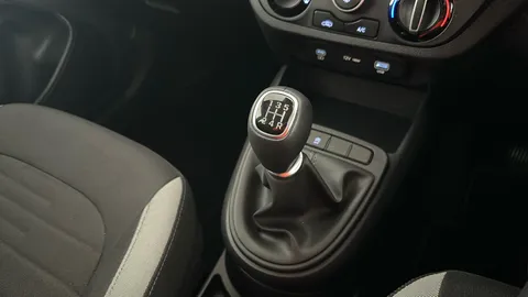 HYUNDAI I10 1.0 [63] Advance [Nav]