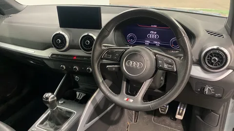 AUDI Q2 30 TFSI S Line