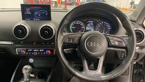 AUDI A3 1.4 TFSI e-tron S Tronic