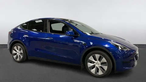 TESLA MODEL Y RWD Auto