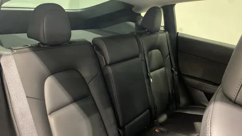 TESLA MODEL Y RWD Auto