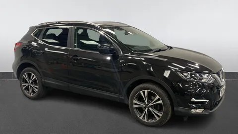 NISSAN QASHQAI 1.3 DiG-T N-Connecta 5dr