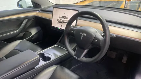 TESLA MODEL 3 Standard Plus Auto