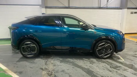 Peugeot 3008 157kW GT 73kWh Auto