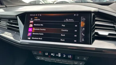 AUDI Q4 150kW 40 82kWh S Line Auto