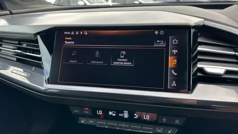 AUDI Q4 150kW 40 82kWh S Line Auto