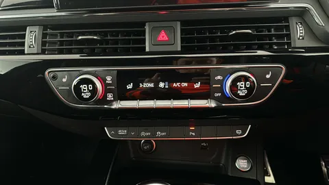 AUDI A4 35 TFSI Black Edition S Tronic