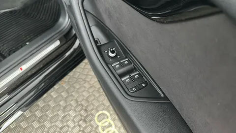 AUDI A4 35 TFSI Black Edition S Tronic