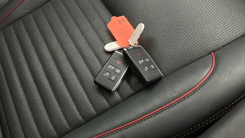 Land Rover Discovery Sport 1.5 P300e R-Dynamic HSE Auto [5 Seat]