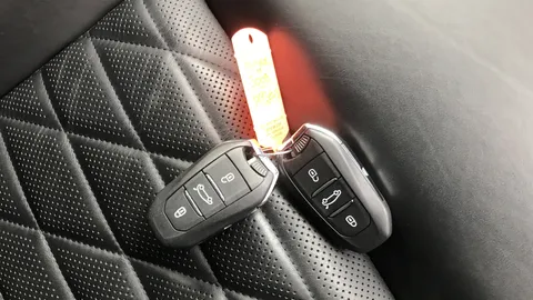 PEUGEOT 3008 1.2 Hybrid 136 GT 5dr e-DSC6 [IMPORT]