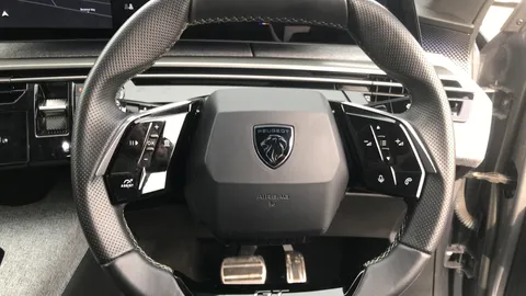 PEUGEOT 3008 1.2 Hybrid 136 GT 5dr e-DSC6 [IMPORT]