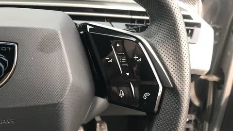 PEUGEOT 3008 1.2 Hybrid 136 GT 5dr e-DSC6 [IMPORT]