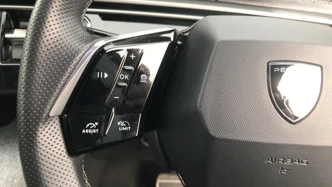 PEUGEOT 3008 1.2 Hybrid 136 GT 5dr e-DSC6 [IMPORT]