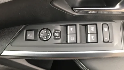 PEUGEOT 3008 1.2 Hybrid 136 GT 5dr e-DSC6 [IMPORT]