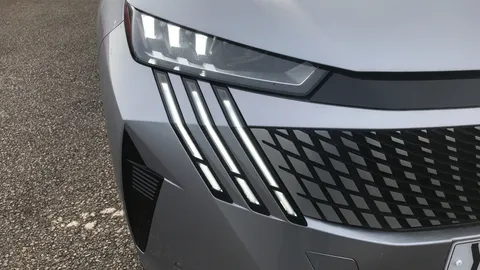 PEUGEOT 3008 1.2 Hybrid 136 GT 5dr e-DSC6 [IMPORT]