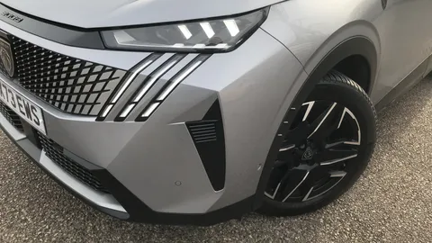 PEUGEOT 3008 1.2 Hybrid 136 GT 5dr e-DSC6 [IMPORT]