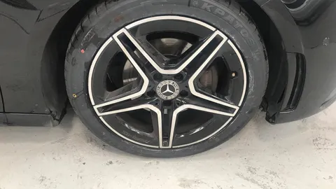 MERCEDES-BENZ A CLASS A180 AMG Line Executive Auto