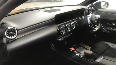 MERCEDES-BENZ A CLASS A180 AMG Line Executive Auto