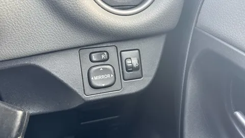 TOYOTA YARIS 1.33 VVT-i Icon