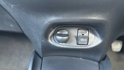 TOYOTA YARIS 1.33 VVT-i Icon