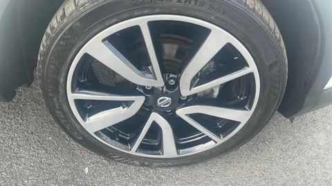 NISSAN QASHQAI 1.6 dCi Tekna Xtronic