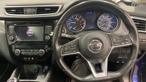 NISSAN QASHQAI 1.3 DiG-T Tekna